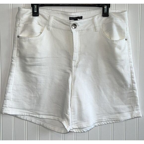 Signature Studio shorts women’s 14 Bermuda stretch classiccore coconut girl - Picture 1 of 12